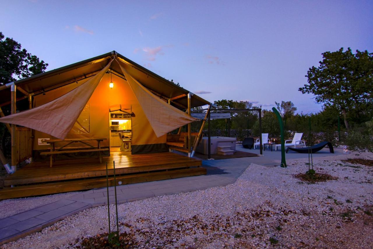 Grande Glamping With Pool Ξενοδοχείο Biograd Na Moru Εξωτερικό φωτογραφία
