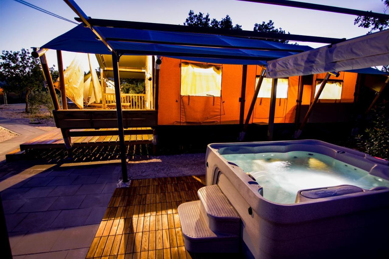 Grande Glamping With Pool Ξενοδοχείο Biograd Na Moru Εξωτερικό φωτογραφία
