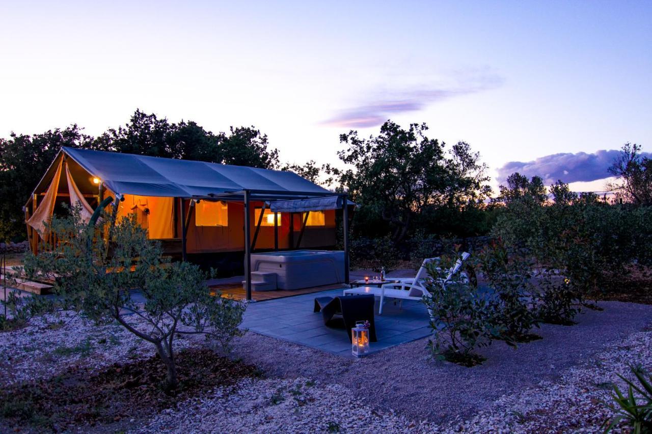 Grande Glamping With Pool Ξενοδοχείο Biograd Na Moru Εξωτερικό φωτογραφία