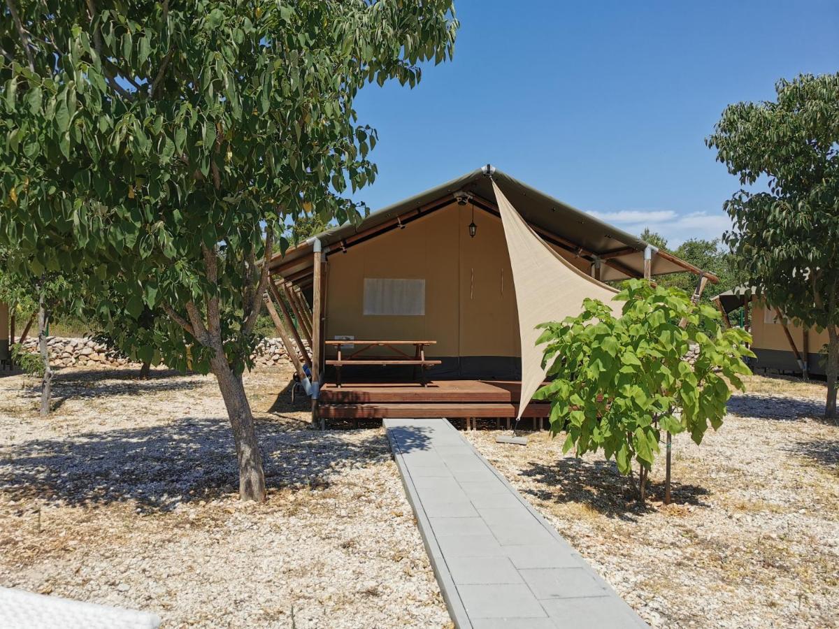 Grande Glamping With Pool Ξενοδοχείο Biograd Na Moru Εξωτερικό φωτογραφία