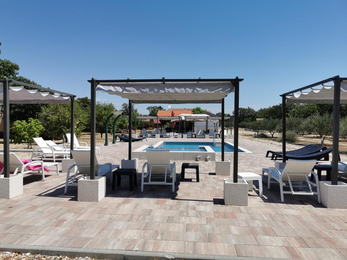 Grande Glamping With Pool Ξενοδοχείο Biograd Na Moru Εξωτερικό φωτογραφία