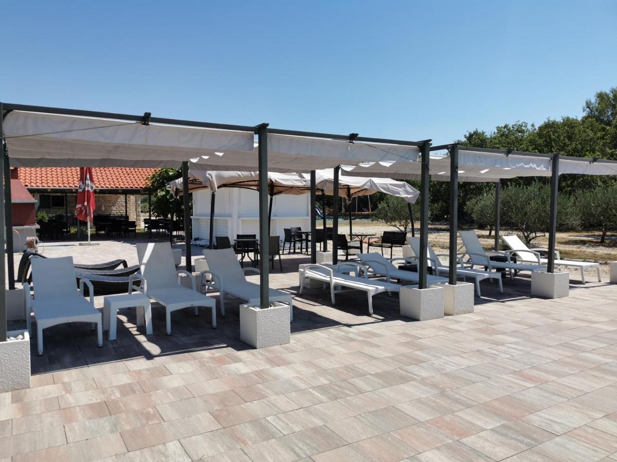 Grande Glamping With Pool Ξενοδοχείο Biograd Na Moru Εξωτερικό φωτογραφία