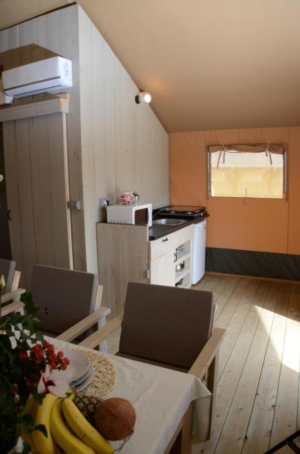Grande Glamping With Pool Ξενοδοχείο Biograd Na Moru Εξωτερικό φωτογραφία